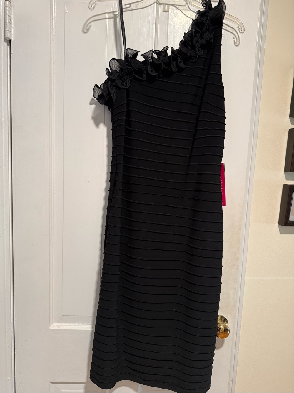 Adrianna Papell Black One-Shoulder Ruffle-Trim Sheath Dress